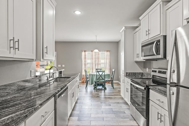1620 Hannah Dr, Lawrenceburg, KY 40342 - kitchen featuring a sink, stainless steel appliances, recessed lighting, and a wealth of natural light
