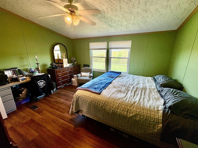980 Persimmon Ridge Rd, Carlisle, KY 40311 - bedroom with a ceiling fan, vaulted ceiling, a textured ceiling, and wood finished floors