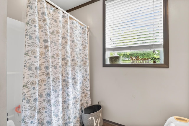 6989 W Laurel Rd, London, KY 40741 - full bathroom with a shower with shower curtain