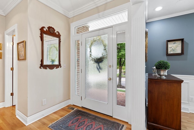 3283 Snaffle Rd, Lexington, KY 40513 - entrance foyer featuring light wood-style flooring and ornamental molding