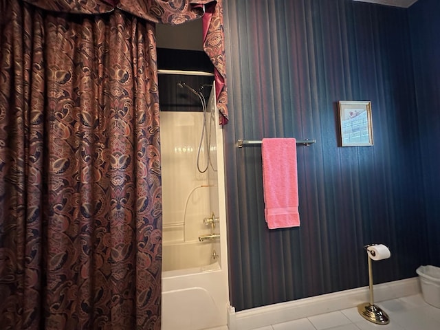 101 Wildwood Dr, Somerset, KY 42503 - bathroom featuring baseboards and shower / bathtub combination with curtain
