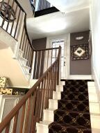 519 Ann St, Frankfort, KY 40601 - view of stairway