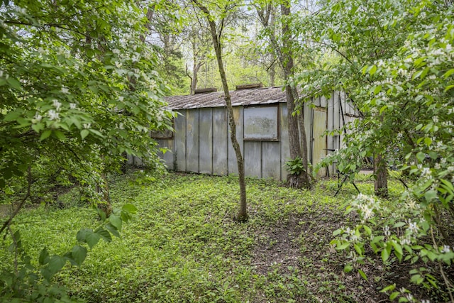 2616 Doylesville Rd, Richmond, KY 40475 - view of yard with an outbuilding