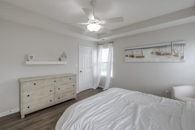132 Mason Springs Dr, Nicholasville, KY 40356 - bedroom with baseboards, dark wood-style flooring, and a ceiling fan