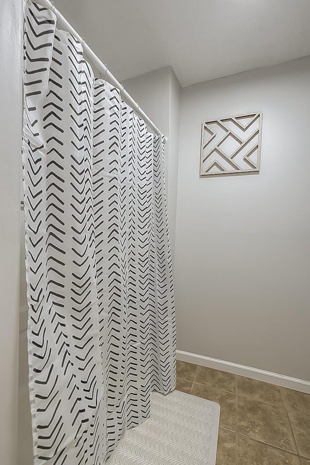 132 Mason Springs Dr, Nicholasville, KY 40356 - bathroom with baseboards, tile patterned floors, and a shower with curtain