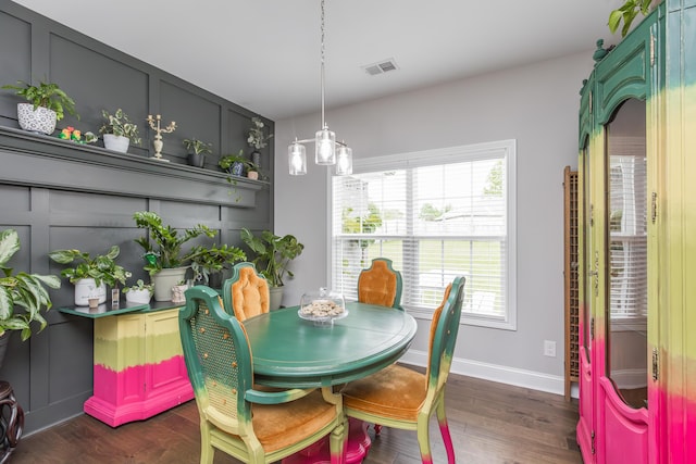 1035 Vineyard Way, Berea, KY 40403 - dining area featuring plenty of natural light, dark wood-type flooring, and baseboards