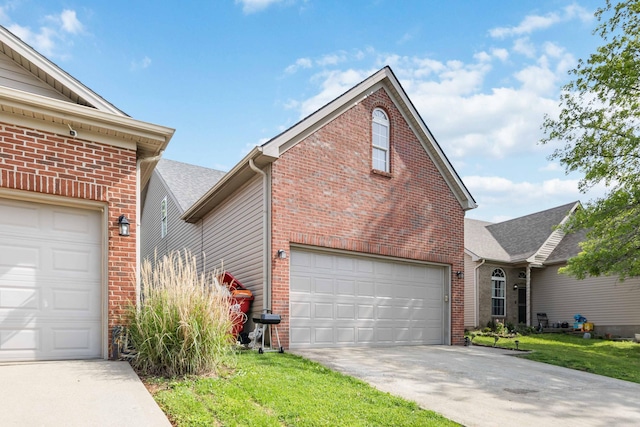 view of front of home featuring brick siding, driveway, a front yard, and roof with shingles