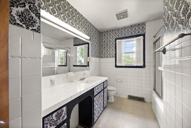 136 Pin Oak Dr, Lancaster, KY 40444 - full bath with vanity, tile walls, toilet, and visible vents