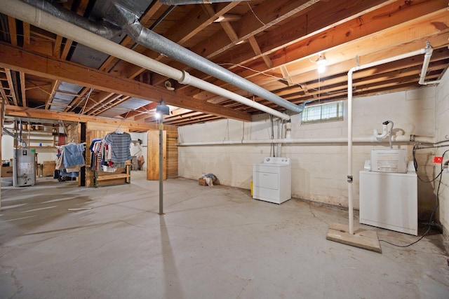 136 Pin Oak Dr, Lancaster, KY 40444 - below grade area with separate washer and dryer and water heater