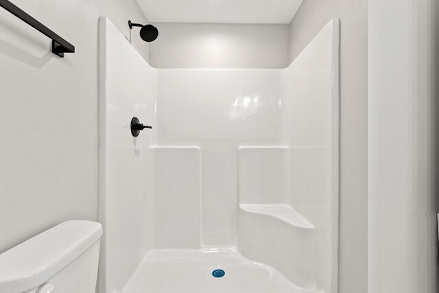 563 Middle Creek Way, Berea, KY 40403 - full bath with toilet and walk in shower