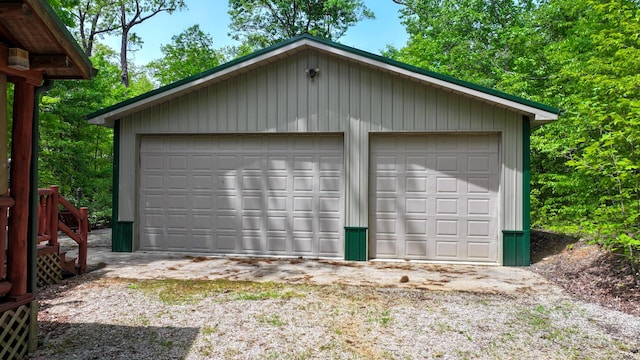 view of detached garage