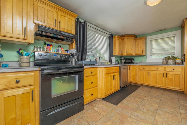 363 S Main St, Winchester, KY 40391 - kitchen featuring a sink, dishwasher, under cabinet range hood, light countertops, and black range with electric cooktop