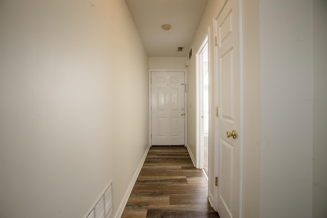 108 Sturbridge Ln, Winchester, KY 40391 - hallway with dark wood-style floors and baseboards