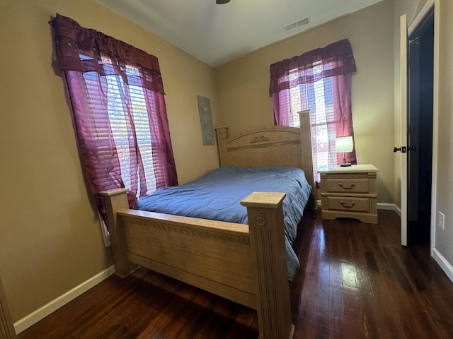 310 W Chestnut St, Nicholasville, KY 40356 - bedroom featuring dark wood-style floors and baseboards