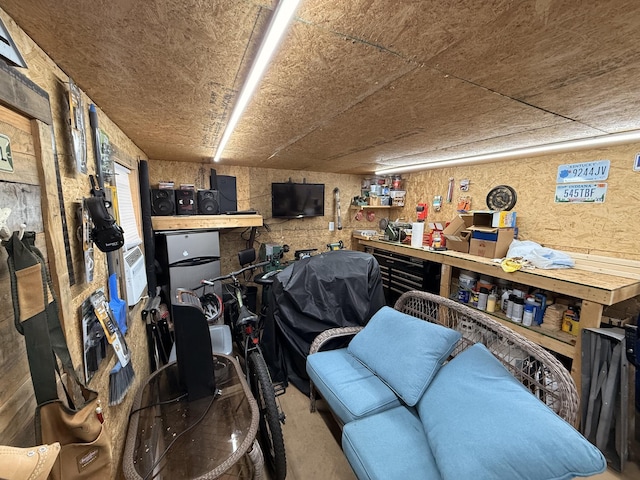 310 W Chestnut St, Nicholasville, KY 40356 - living area with a workshop area