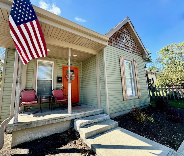 310 W Chestnut St, Nicholasville, KY 40356 - entrance to property featuring covered porch and fence