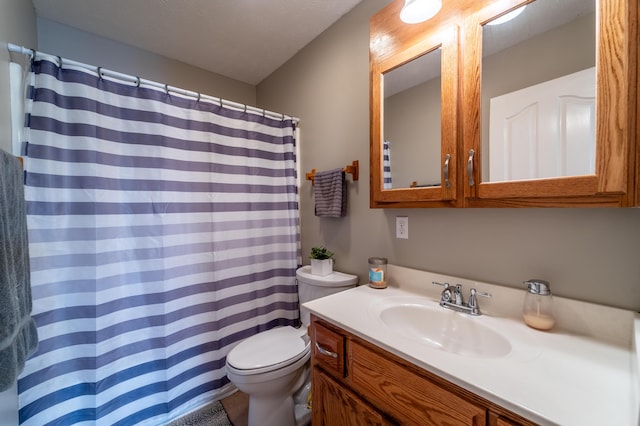 605 Coleman Dr, Berea, KY 40403 - bathroom featuring curtained shower, vanity, and toilet