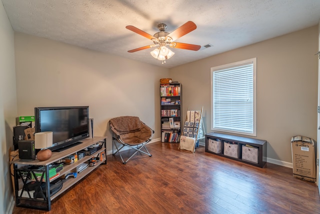 605 Coleman Dr, Berea, KY 40403 - sitting room with baseboards, ceiling fan, visible vents, and wood finished floors