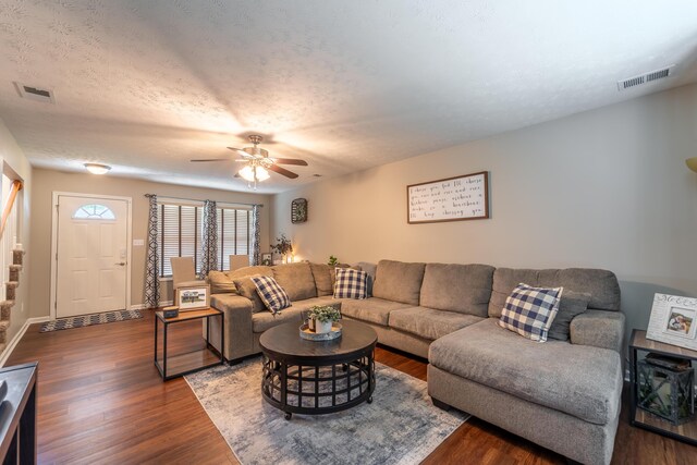 605 Coleman Dr, Berea, KY 40403 - living room featuring baseboards, visible vents, wood finished floors, and a ceiling fan