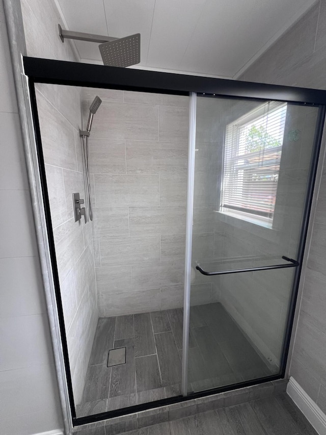 422 Wilderness Rd, Middlesboro, KY 40965 - bathroom with a shower stall