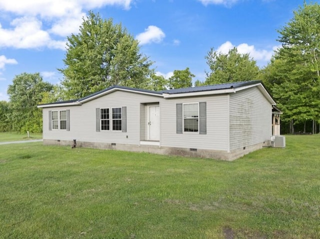 2745 Farris Branch Rd, Wallingford, KY 41093 - manufactured / mobile home featuring crawl space, a front lawn, and central AC