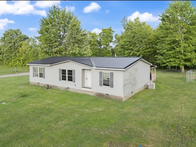 2745 Farris Branch Rd, Wallingford, KY 41093 - manufactured / mobile home featuring crawl space, a front yard, and metal roof