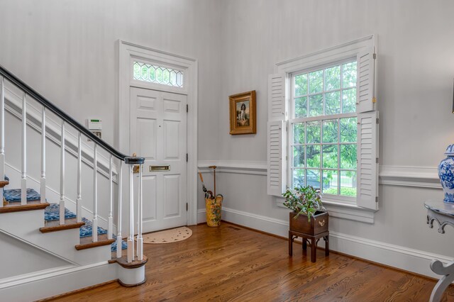 101 Idle Hour Dr Unit 1, Lexington, KY 40502 - entrance foyer featuring wood finished floors, stairs, and baseboards