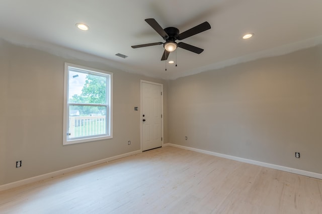 301 Meece St, Somerset, KY 42501 - unfurnished room with light wood finished floors, recessed lighting, baseboards, and ceiling fan