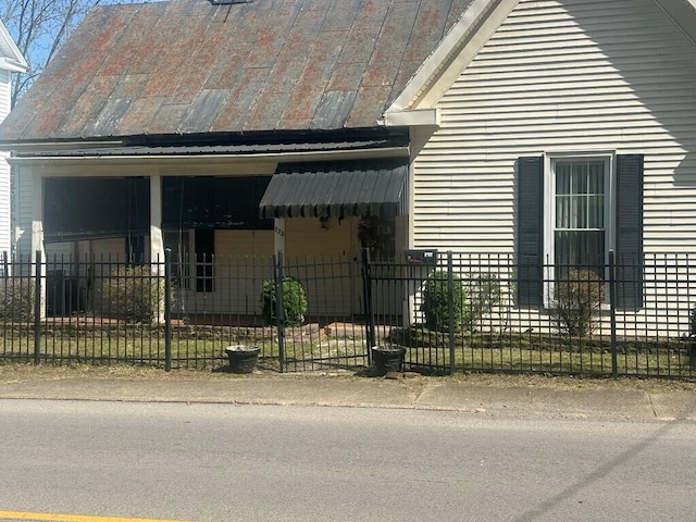 225 Mt Sterling Ave, Flemingsburg, KY 41041 - view of side of property featuring fence private yard