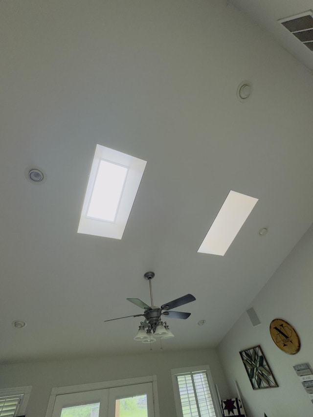 100 Dillon Ct, Berea, KY 40403 - room details featuring a skylight, a ceiling fan, visible vents, and recessed lighting