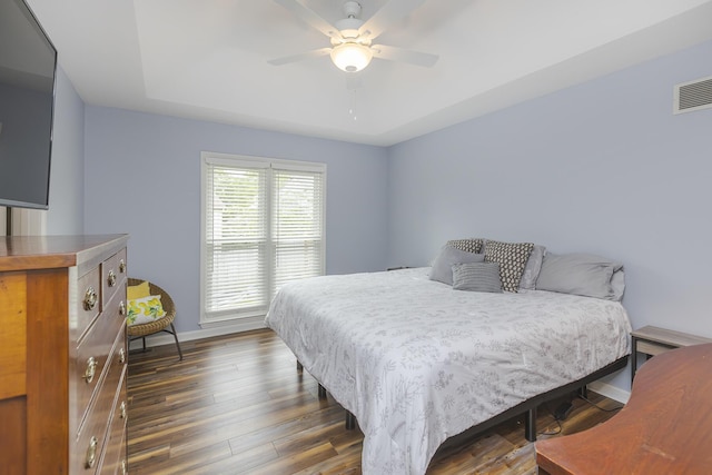1208 Four Wynds Trl, Lexington, KY 40515 - bedroom with dark wood-type flooring, baseboards, and a ceiling fan