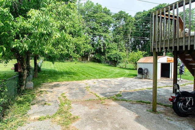 121 Meredith Ave, Frankfort, KY 40601 - view of yard featuring a patio