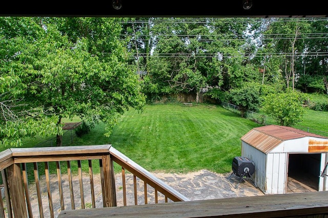 121 Meredith Ave, Frankfort, KY 40601 - view of yard with a wooden deck