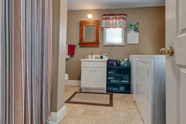 523 W High St, Mt Sterling, KY 40353 - full bath featuring toilet, vanity, and washing machine and dryer