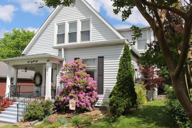 121 Smith Ballard St, Richmond, KY 40475 - view of property exterior featuring a lawn and covered porch