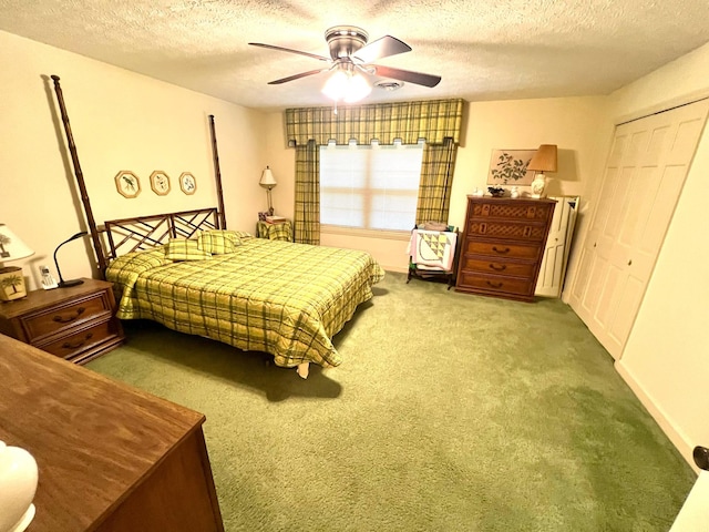 4758 Cloverlick Rd, Cumberland, KY 40823 - bedroom with a textured ceiling, carpet flooring, a closet, and ceiling fan