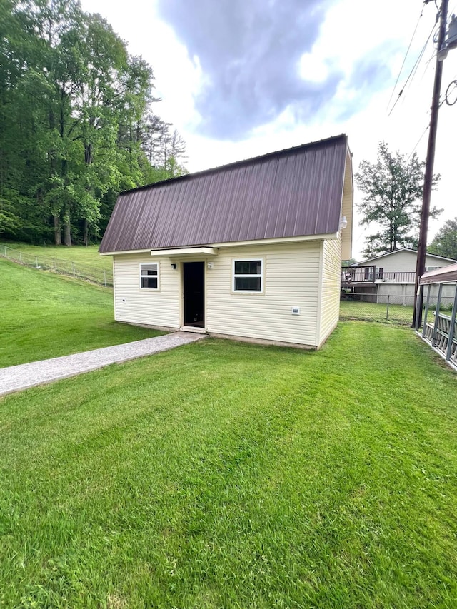 4758 Cloverlick Rd, Cumberland, KY 40823 - view of outdoor structure featuring an outbuilding