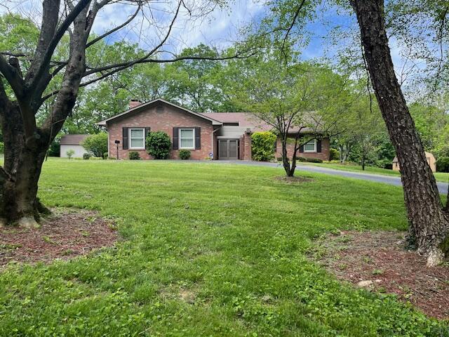 1819 N 27th Hwy, Cynthiana, KY 41031 - single story home featuring brick siding and a front yard