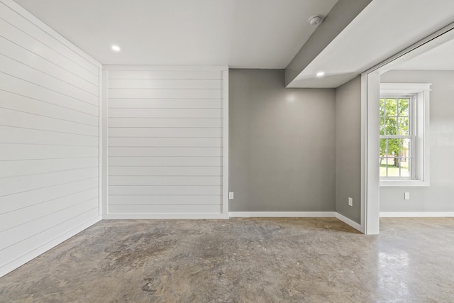 324 Hays Mays Rd, Perryville, KY 40468 - spare room with concrete floors, a smoke detector, recessed lighting, and baseboards
