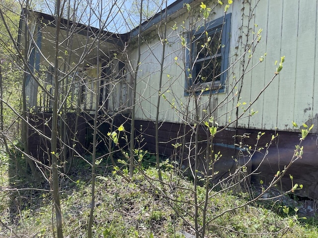 654 Napier Hollow Rd, Manchester, KY 40962 - view of side of home