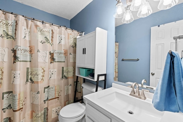 129 Bay Hill Dr, Winchester, KY 40391 - bathroom featuring toilet, vanity, a shower with curtain, and a textured ceiling