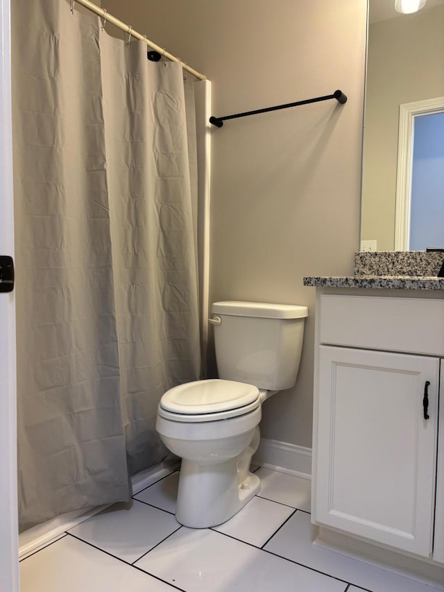 875 Ridgeview Dr, Frankfort, KY 40601 - full bathroom with toilet, tile patterned floors, vanity, baseboards, and a shower with curtain