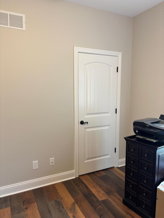 875 Ridgeview Dr, Frankfort, KY 40601 - home office featuring dark wood-style flooring and baseboards