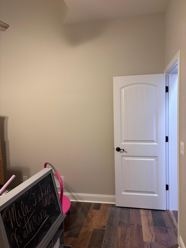 875 Ridgeview Dr, Frankfort, KY 40601 - interior space featuring wood finished floors and baseboards