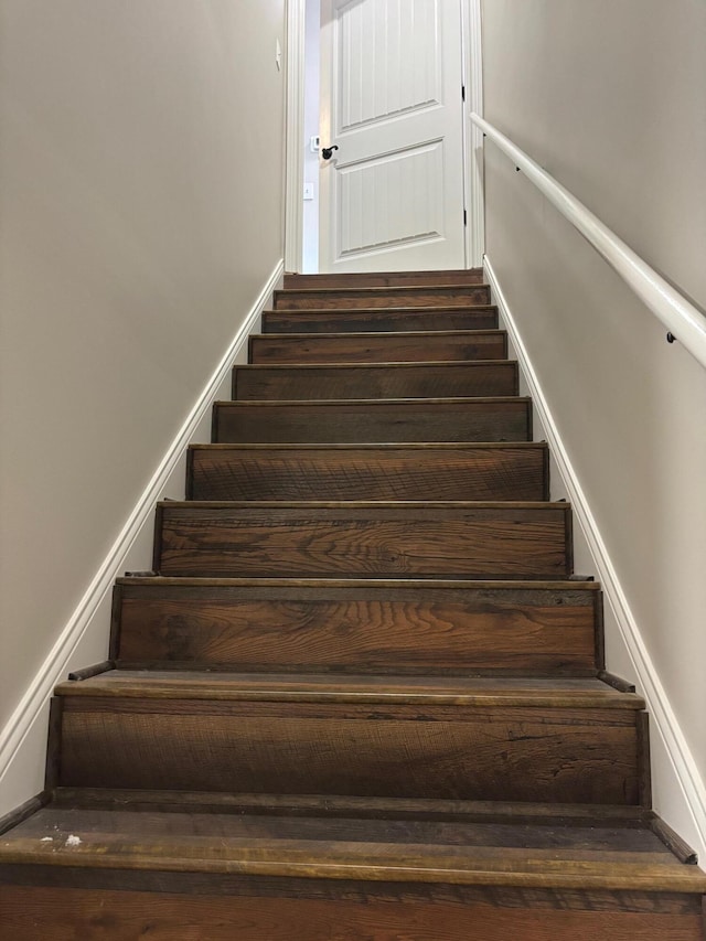 875 Ridgeview Dr, Frankfort, KY 40601 - staircase featuring baseboards