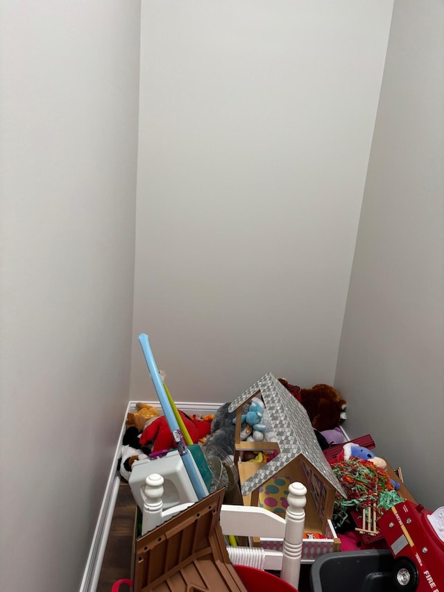 875 Ridgeview Dr, Frankfort, KY 40601 - detailed view of baseboards