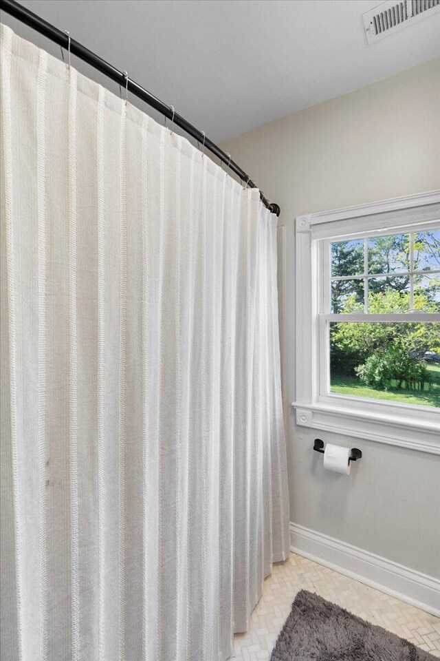 1183 The Ridings, Winchester, KY 40391 - full bathroom featuring baseboards