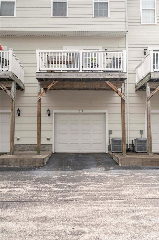 2627 Calgary, Lexington, KY 40509 - wooden terrace with a residential view and an outdoor hangout area