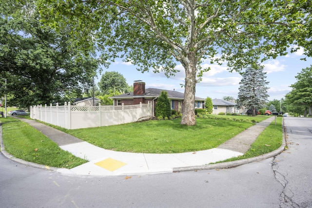 452 Rookwood Pkwy, Lexington, KY 40505 - view of front of home with a chimney