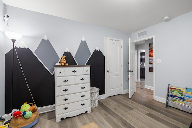 157 Cross Park Dr, Georgetown, KY 40324 - game room with light wood-type flooring and baseboards